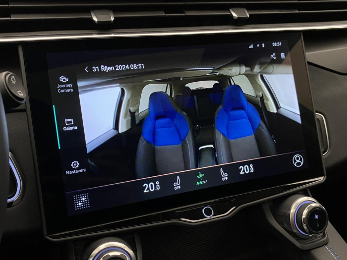 Lynk & Co 01 PHEV DCT AUT 1.maj. REZERVACE