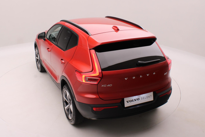 Volvo XC40 B3 DARK PLUS REZERVACE