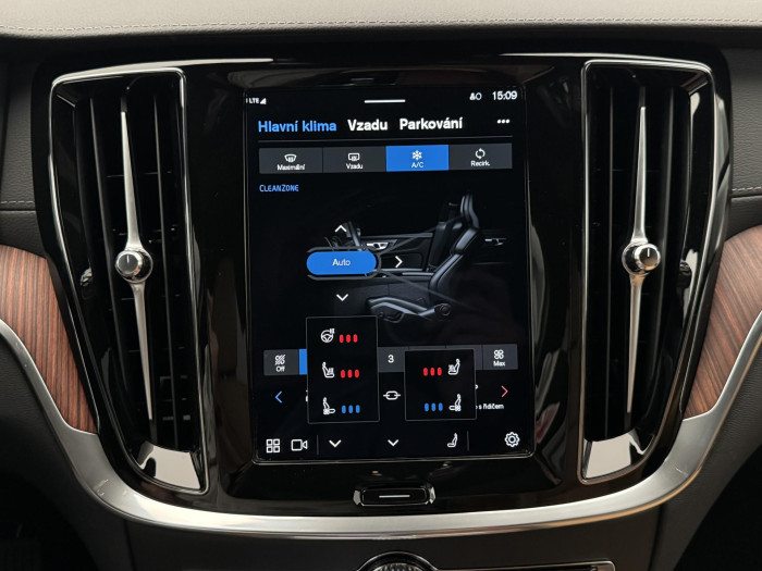 Volvo V60 CC B5 AWD ULTIMATE REZERVACE 2.0 CC CC