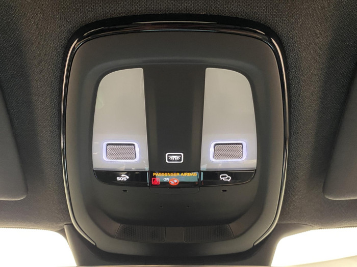 Volvo XC40 B3 DARK PLUS AUT CZ