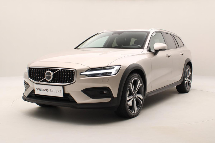 Volvo V60 CC B4 AWD PLUS AUT CZ 1.maj