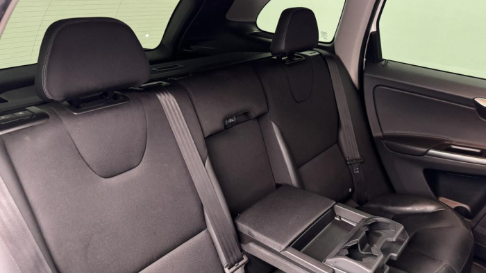 Volvo XC60 D4 AWD MOMENTUM REZERVACE 2.4 d Momentum