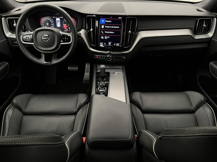 Volvo XC60 B5 AWD R-DESIGN AUT