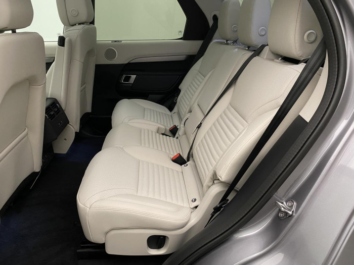 Land Rover Discovery D350 DYNAMIC SE AWD REZERVACE 3.0 d Dynamic SE