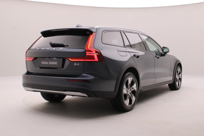 Volvo V60 CC B4 AWD BRIGHT PLUS AUT CZ