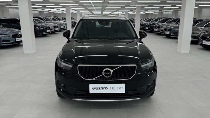 Volvo XC40 T4 AWD MOMENTUM AUT REZERVACE 2.0 Momentum