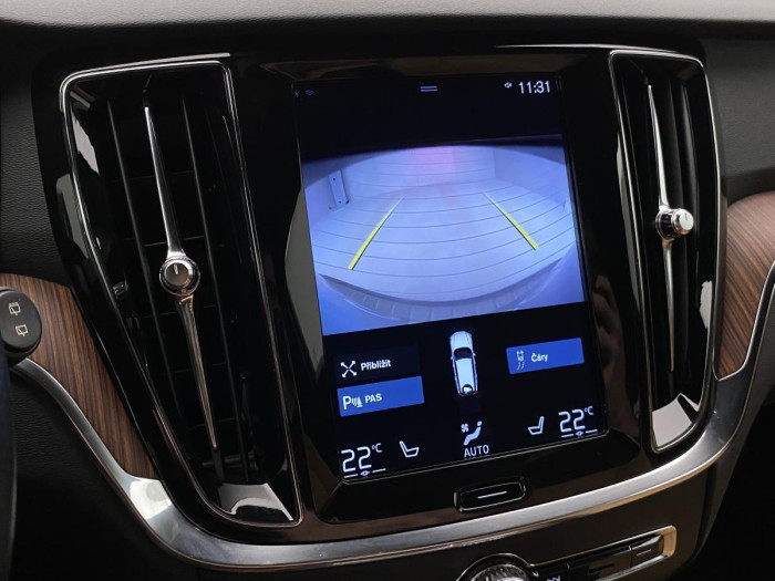 Volvo V60 D3 MOMENTUM NAVIGACE REZERVACE 2.0 d Momentum