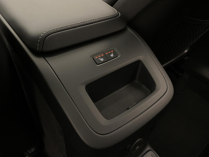 Volvo XC60 T6 AWD RECHARGE DARK ULTIMATE