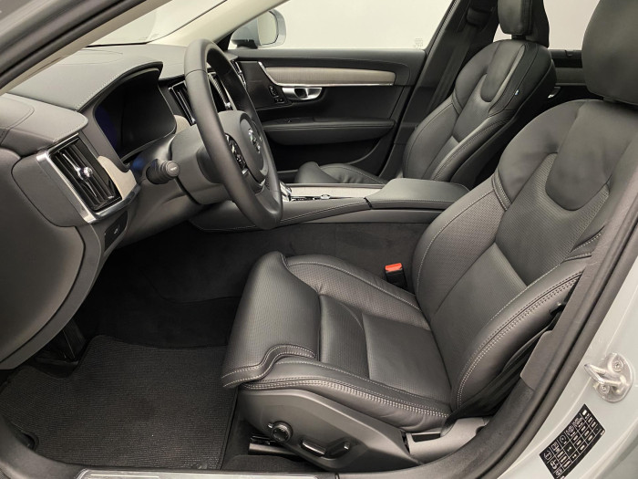 Volvo V90 CC B4 AWD ULTIMATE AUT CZ 2.0 CC CC
