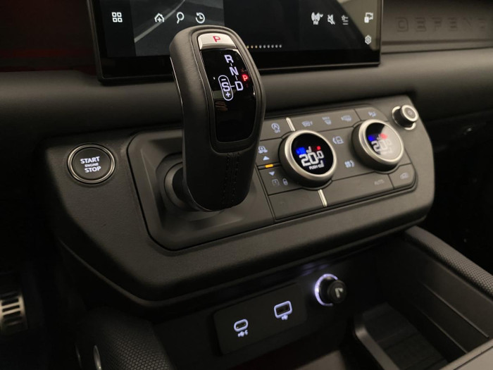 Land Rover Defender 110 V8 P525 AWD AUT REZERVACE 5.0 V8