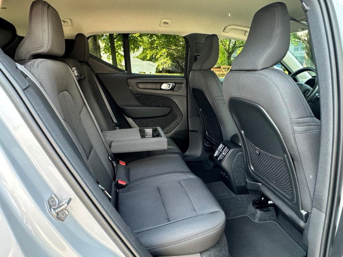 Volvo XC40 B4 AWD MOMENTUM REZERVACE 2.0 Momentum