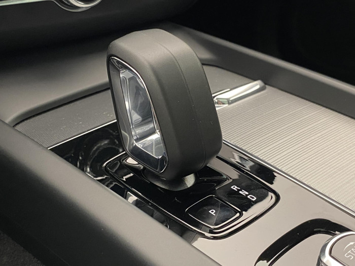 Volvo XC60 B5 AWD DARK ULTIMATE AUT CZ