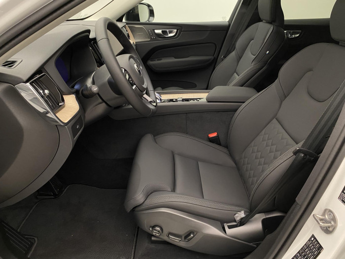 Volvo XC60 B5 AWD AUT DARK PLUS