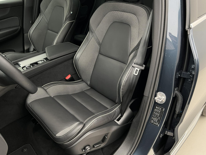 Volvo XC60 T6 AWD RECHARGE ULTRA DARK AUT