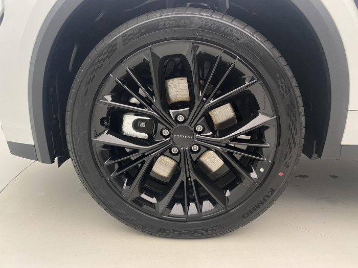 Lynk & Co 01 01 MORE PHEV