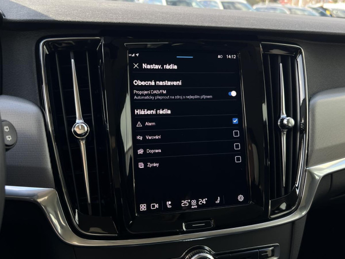 Volvo V90 B4 DARK PLUS Aut REZERVACE 2.0 Plus