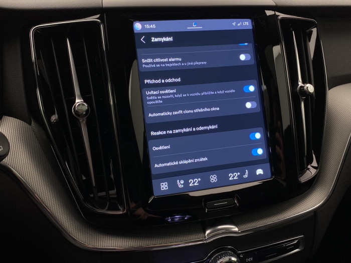 Volvo XC60 T6 AWD PLUG-IN DARK PLUS AUT