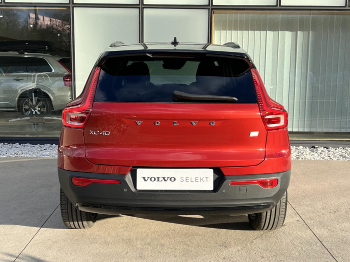 Volvo XC40 T5 R-DESIGN RECHARGE REZERVACE