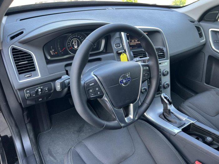 Volvo XC60 D4 AWD Aut CZ NAVIGACE 2.4 d