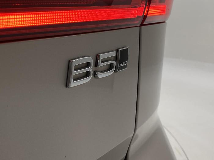 Volvo XC60 B4 AWD DARK PLUS AUT CZ