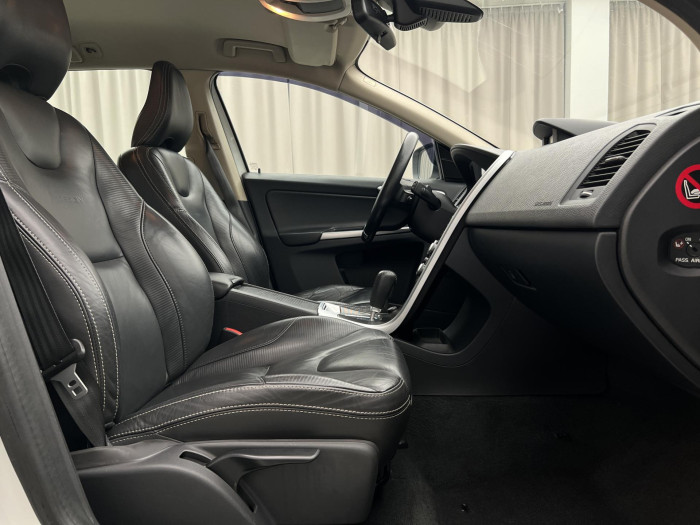 Volvo XC60 D5 AWD R-DESIGN AUT 2.4 d