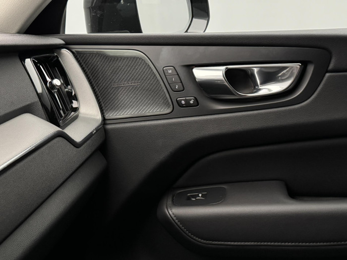 Volvo XC60 B4 AWD DARK PLUS AUT