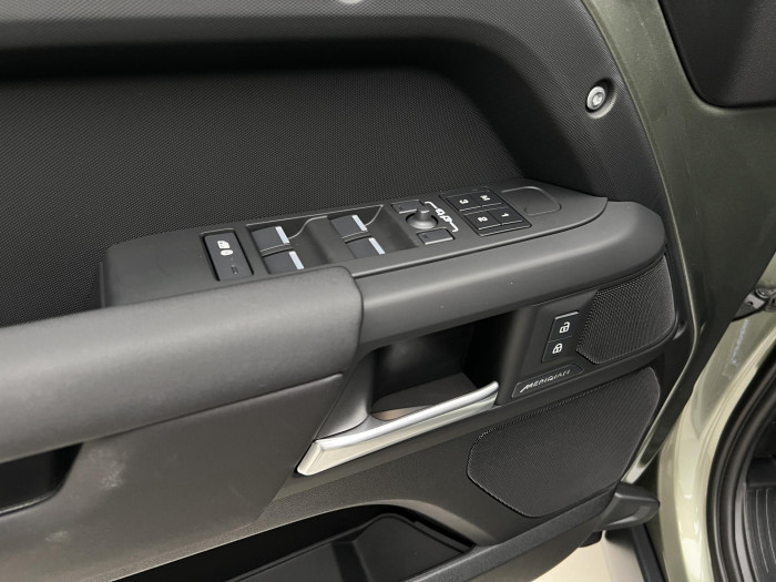 Land Rover Defender 110 D300 X-DYNAMIC SE AWD AUT 3.0 d Dynamic SE