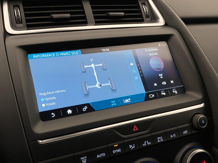 Jaguar E-Pace AWD R-DYNAMIC SE REZERVACE 2.0 Dynamic SE