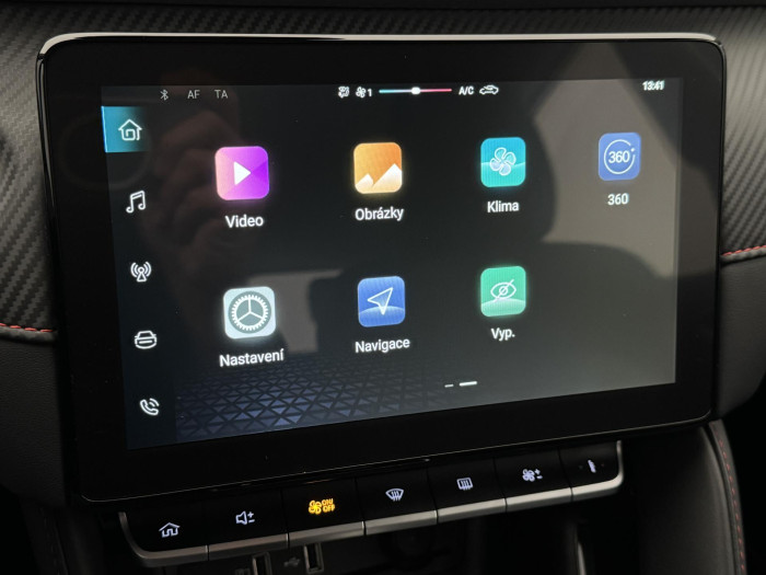 MG ZS 1.0T EXCLUSIVE AUT CZ 1.maj. 1.0 Exclusive