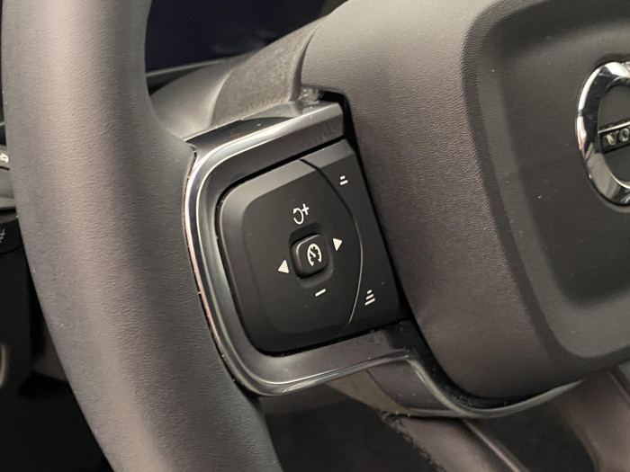 Volvo XC40 B3 DARK PLUS AUT CZ