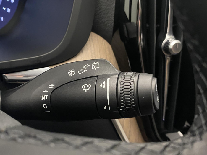 Volvo XC60 B5 AWD AUT DARK PLUS