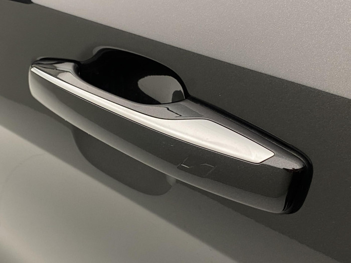 Lynk & Co 01 PHEV DCT AUT 1.maj