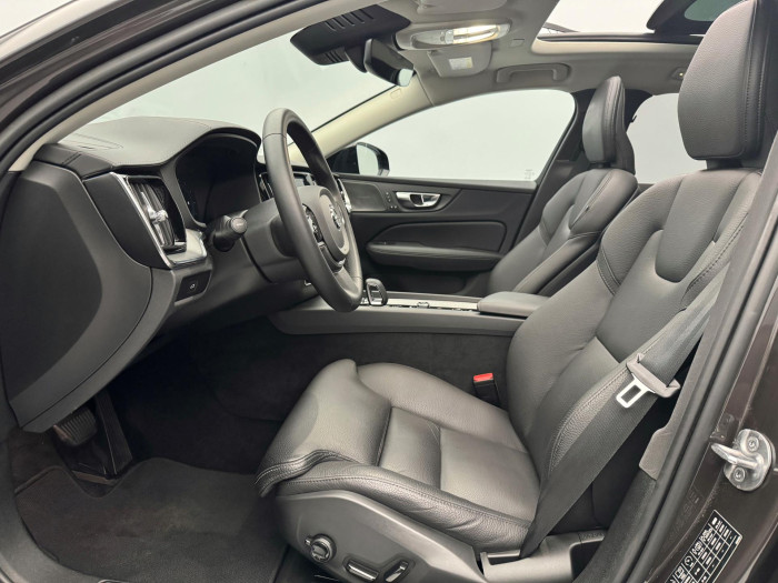 Volvo V60 B4 ULTIMATE DARK AUT