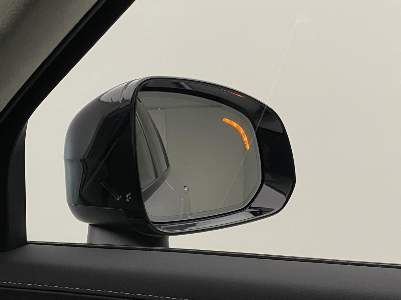 Volvo XC90 T8 AWD RECHARGE DARK ULTRA 7