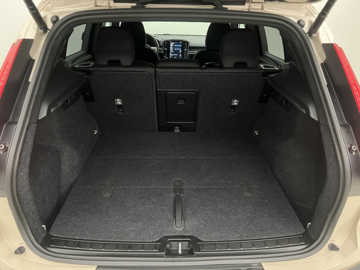 Volvo EX40 PURE ELECTRIC TWIN PLUS AUT CZ