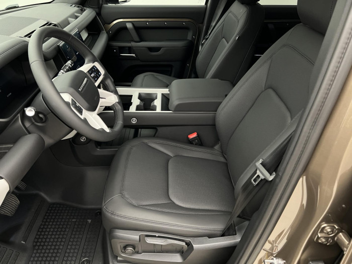 Land Rover Defender 110 D200 S AWD Aut 3.0 d