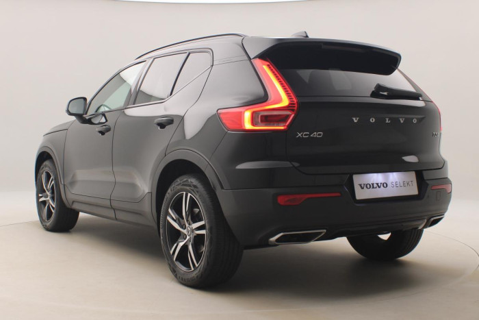 Volvo XC40 T3 R-DESIGN AUT REZERVACE