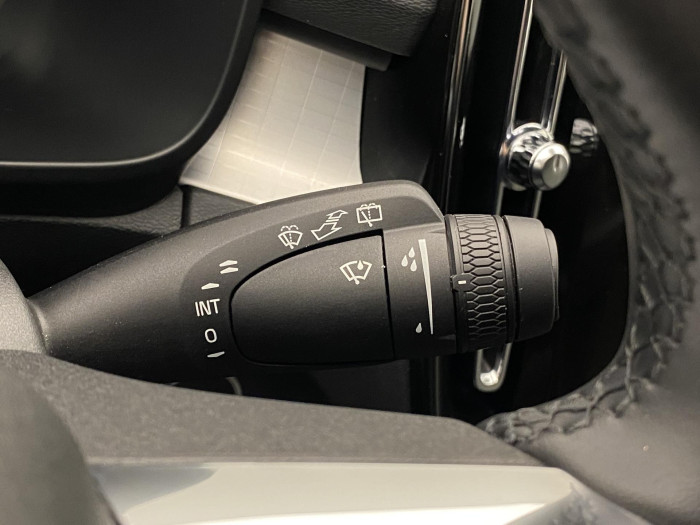 Volvo XC40 B3 DARK PLUS AUT CZ