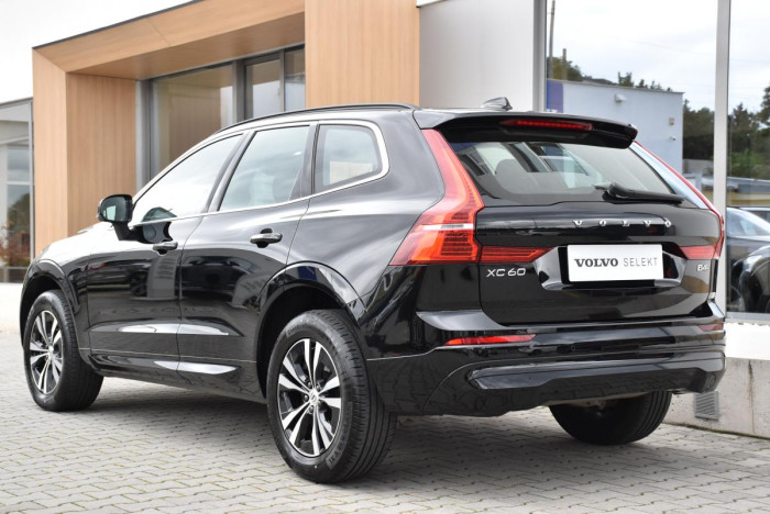 Volvo XC60 B4 AWD MOMENTUM REZERVACE 2.0 Momentum