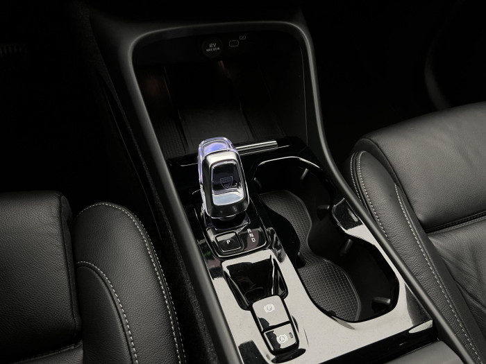 Volvo XC40 B4 PLUS BRIGHT AUT CZ