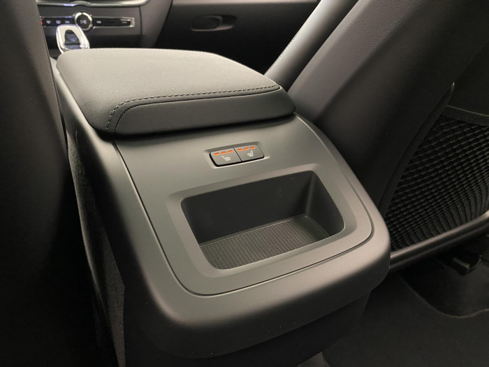 Volvo XC60 B5 AWD AUT PLUS BLACK EDITION