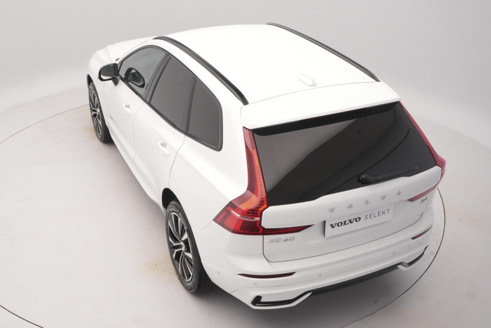 Volvo XC60 B4 PLUS DARK AUT 1.maj.