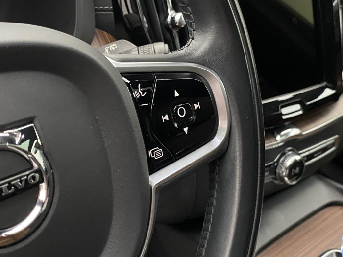 Volvo XC60 B5 AWD INSCRIPTION AUT CZ