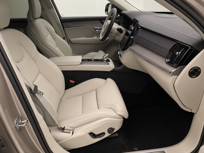 Volvo XC90 T8 AWD RECHARGE DARK PLUS 7m