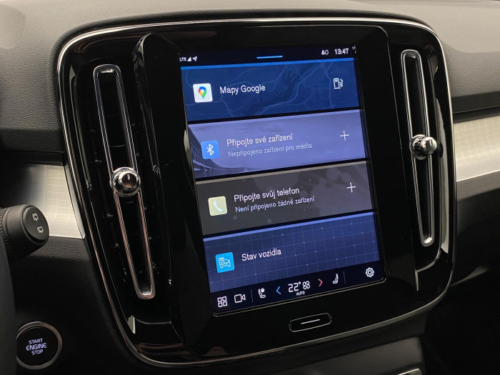 Volvo XC40 B3 DARK PLUS AUT CZ