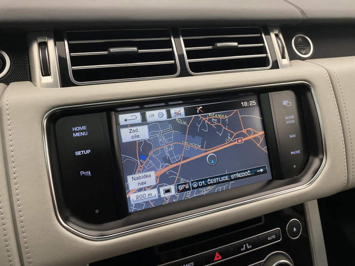 Land Rover Range Rover HYBRID AUTOBIOGRAPHY REZERVACE