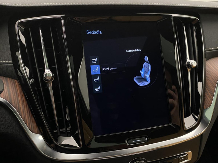 Volvo V60 CC B4 AWD ADVANCED REZERVACE 2.0 CC CC
