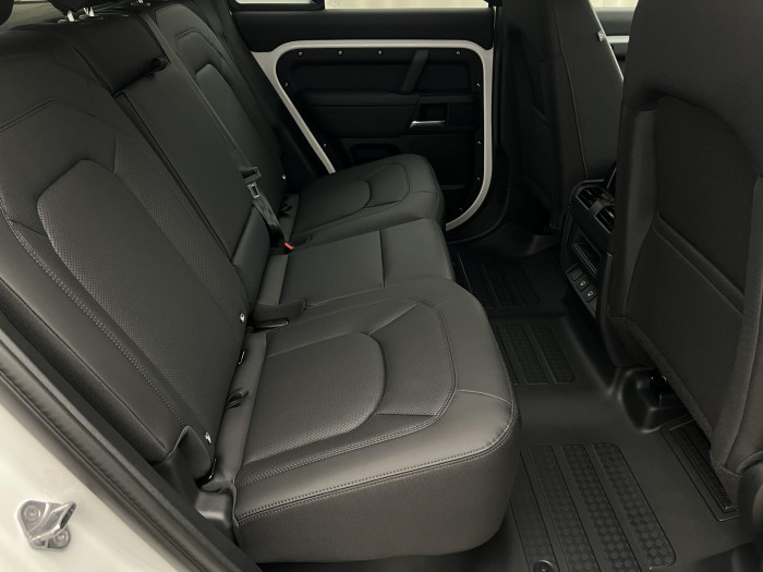 Land Rover Defender 110 D200 S AWD Aut REZERVACE 3.0 d