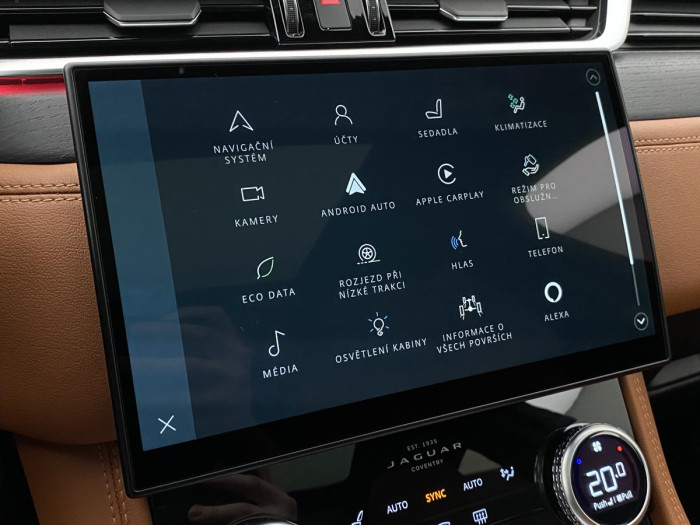 Jaguar F-Pace D200 R-DYNAMIC REZERVACE 2.0 d Dynamic