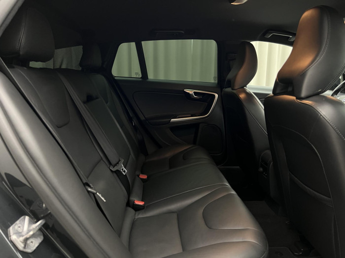 Volvo V60 CC D4 AWD SUMMUM AUT 2.4 d CC CC Summum